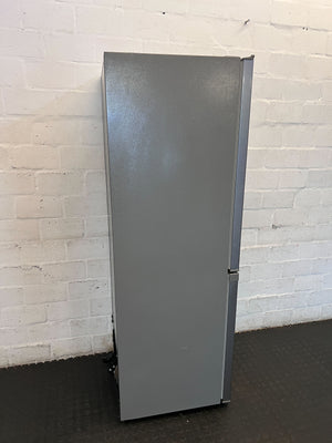 Hisense Silver Fridge Freezer with Water Dispenser - Modern & Efficient - 2ndhandwarehouse.com