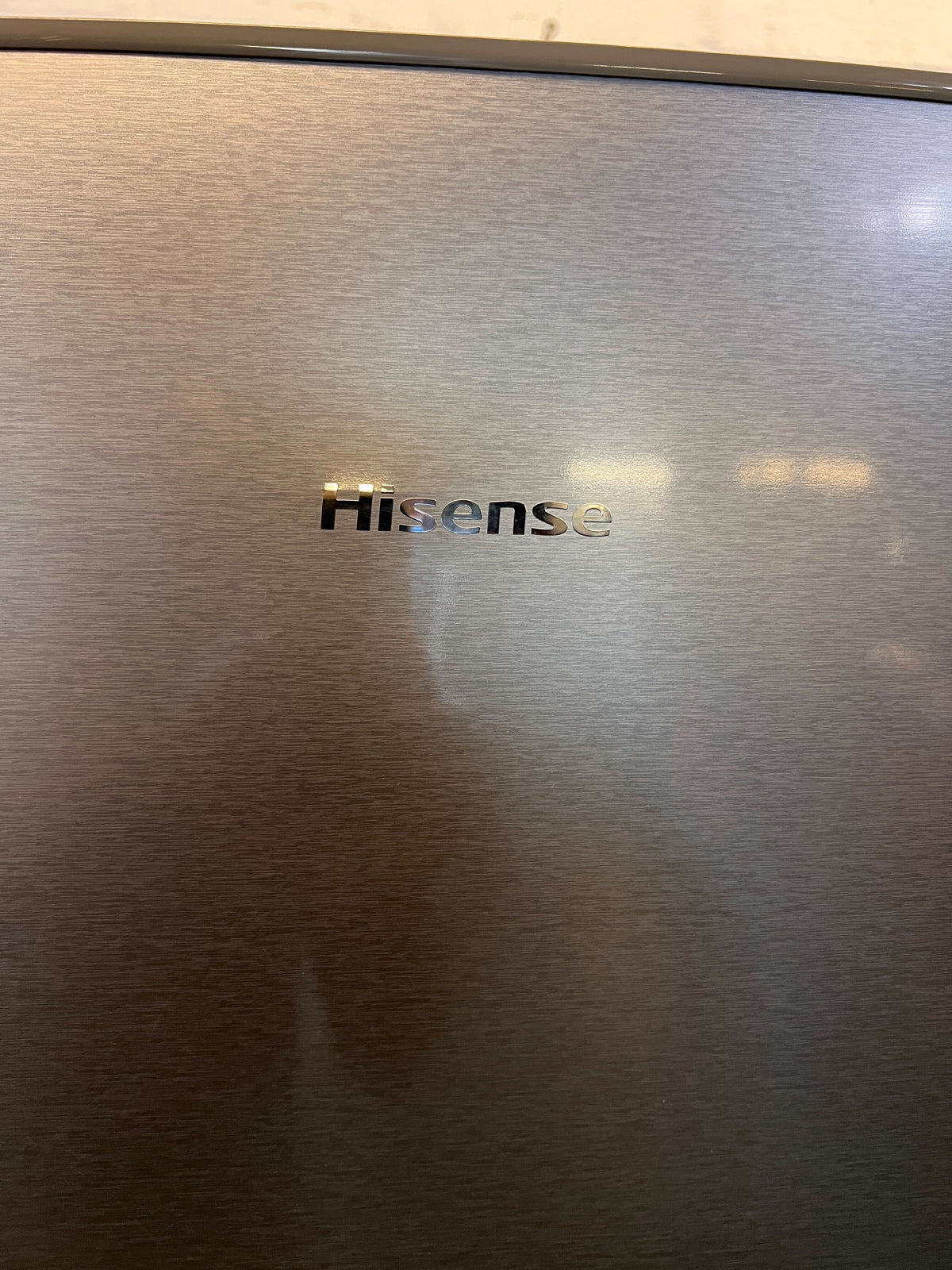 Hisense Silver Fridge Freezer with Water Dispenser - Modern & Efficient - 2ndhandwarehouse.com