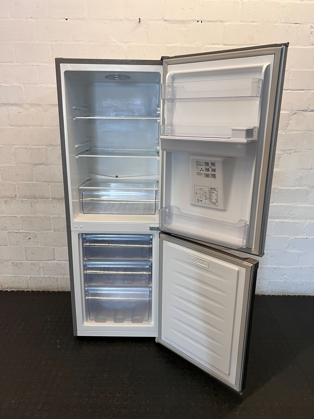 Hisense Silver Fridge Freezer with Water Dispenser - Modern & Efficient - 2ndhandwarehouse.com
