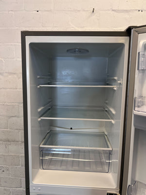 Hisense Silver Fridge Freezer with Water Dispenser - Modern & Efficient - 2ndhandwarehouse.com