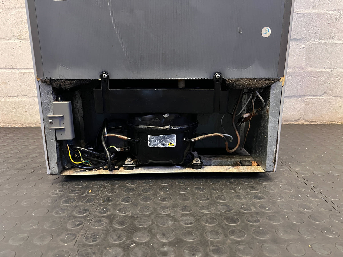 Hisense Sleek Silver Fridge Freezer