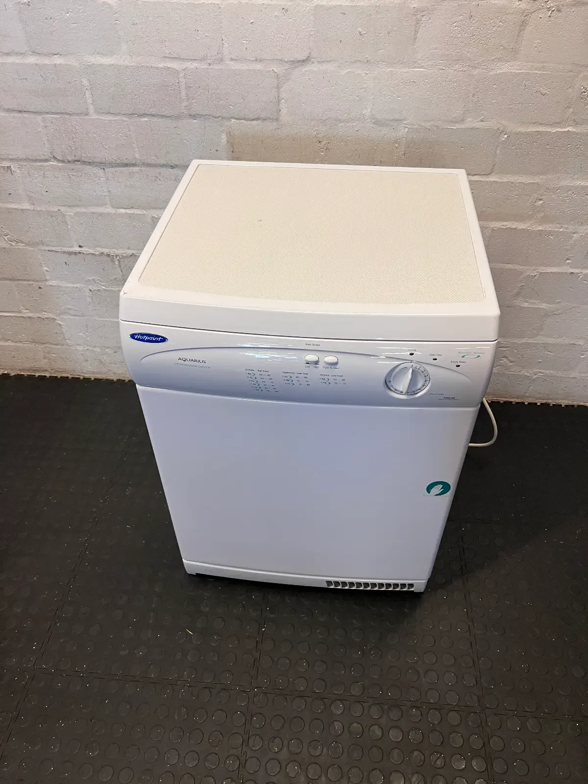 Hotpoint Aquarius TDC32 Condenser Tumble Dryer - Excellent Condition - 2ndhandwarehouse.com