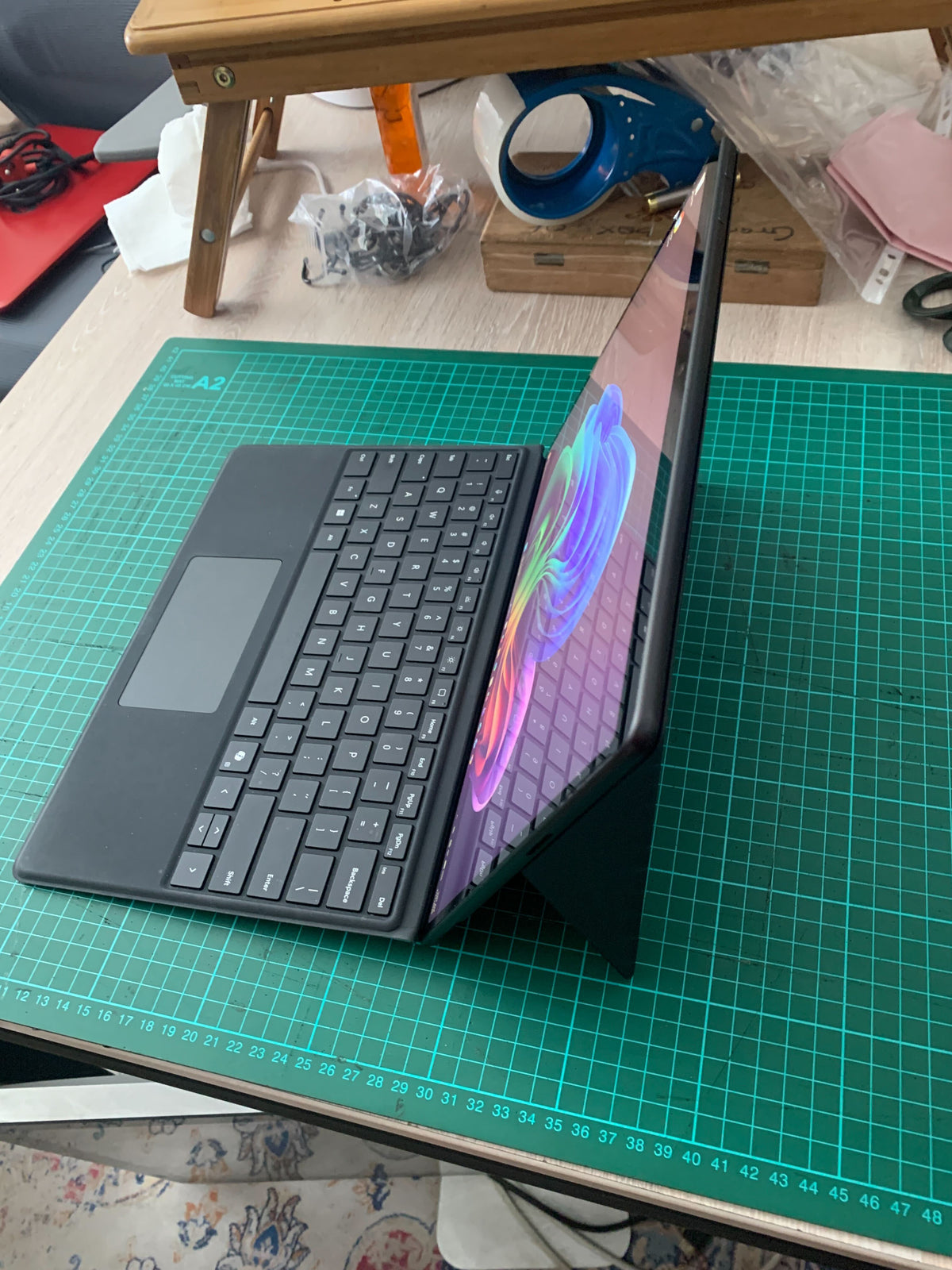 Versatile Microsoft Surface Pro-style 2-in-1 Laptop with Keyboard - 2ndhandwarehouse.com