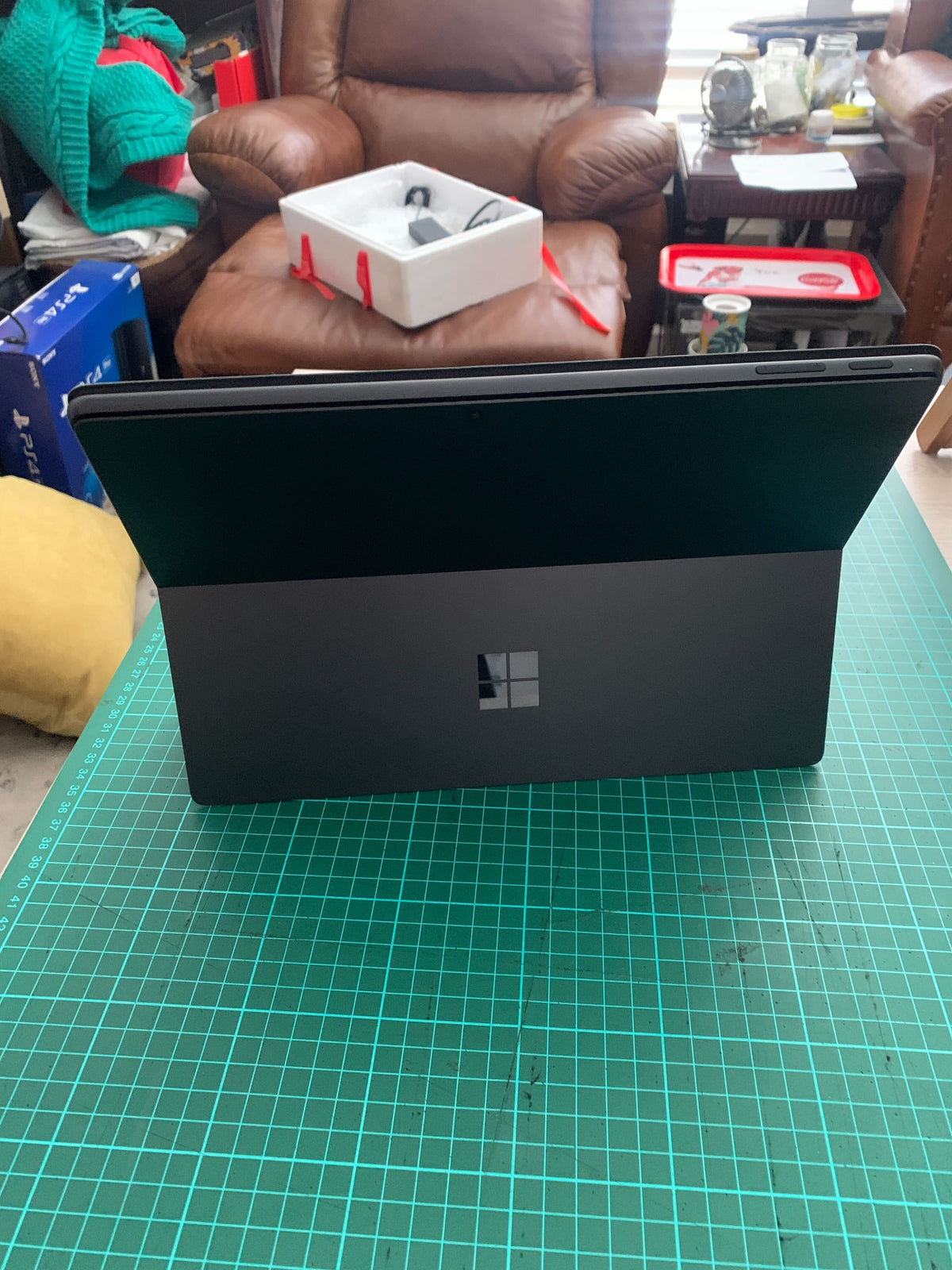 Versatile Microsoft Surface Pro-style 2-in-1 Laptop with Keyboard - 2ndhandwarehouse.com