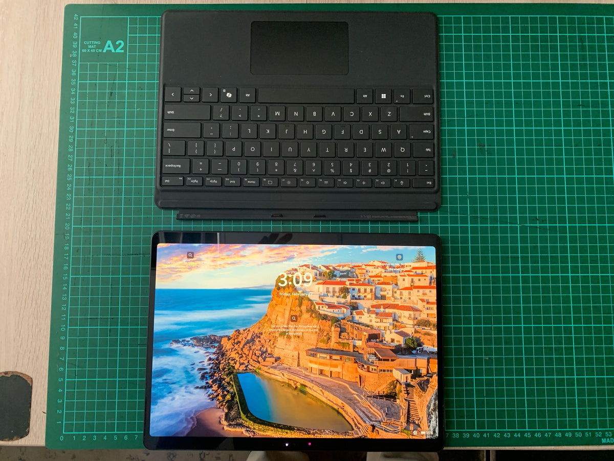 Versatile Microsoft Surface Pro-style 2-in-1 Laptop with Keyboard - 2ndhandwarehouse.com