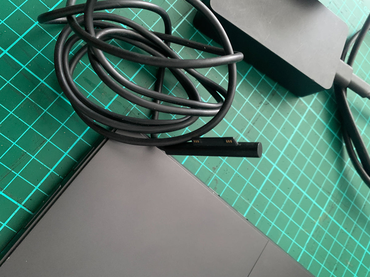 Versatile Microsoft Surface Pro-style 2-in-1 Laptop with Keyboard - 2ndhandwarehouse.com