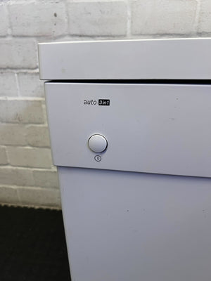 Bosch Freestanding Dishwasher - Excellent Condition