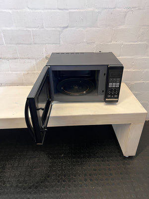 Hisense Black Microwave Oven - Pre-Owned Kitchen Essential