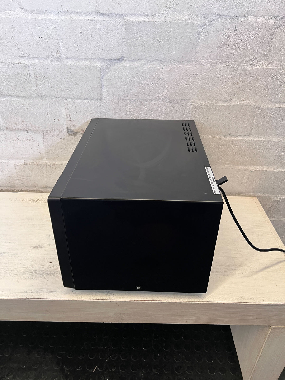 Hisense Black Microwave Oven - Pre-Owned Kitchen Essential