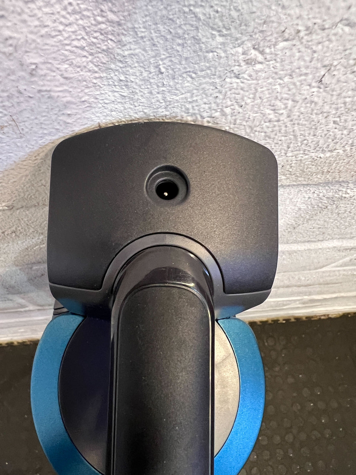 Shark Cordless Vaccuum - Rechargeable (Germany) - 2ndhandwarehouse.com