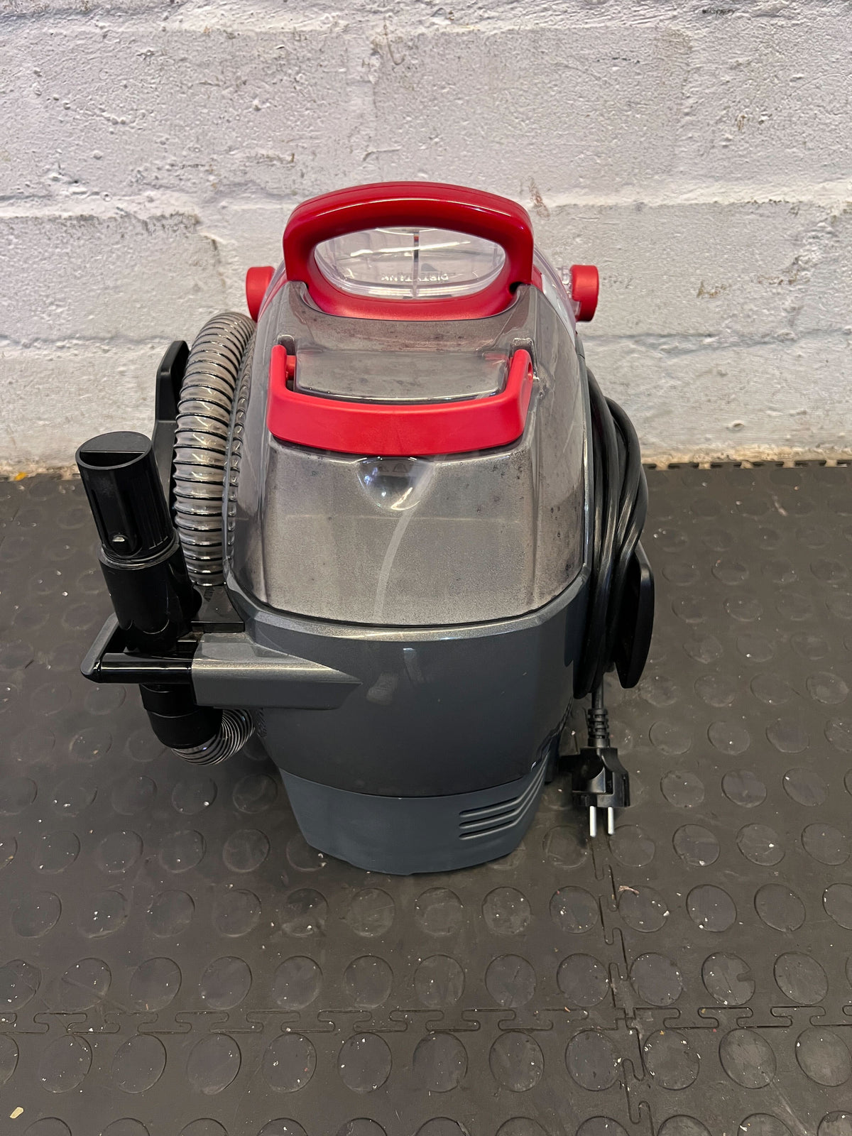 Bissell Spot Clean Pro Wet Vaccuum (North America) - 2ndhandwarehouse.com