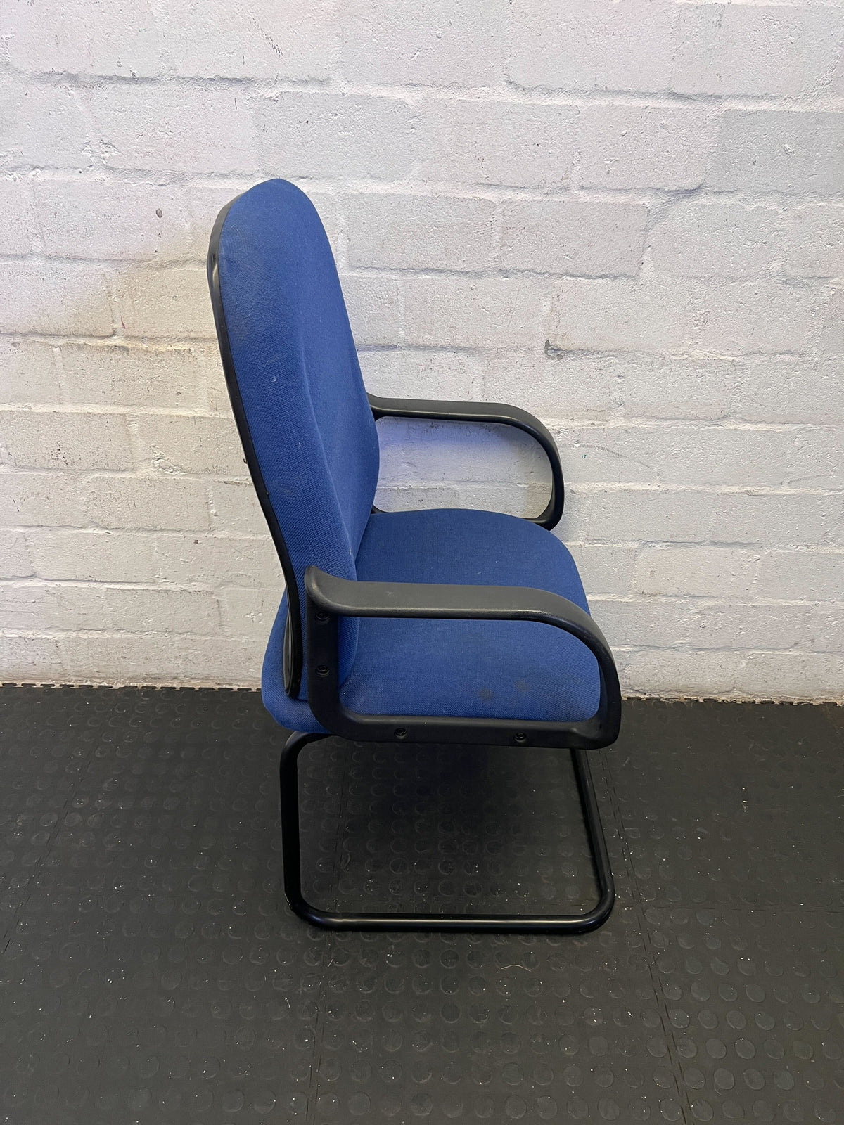 Sleek Blue Ergonomic Office Chair