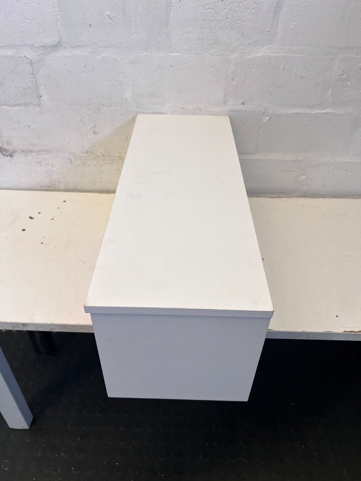 Colorful 3-Bin Storage Shelf with Primary Color Fabric Bins