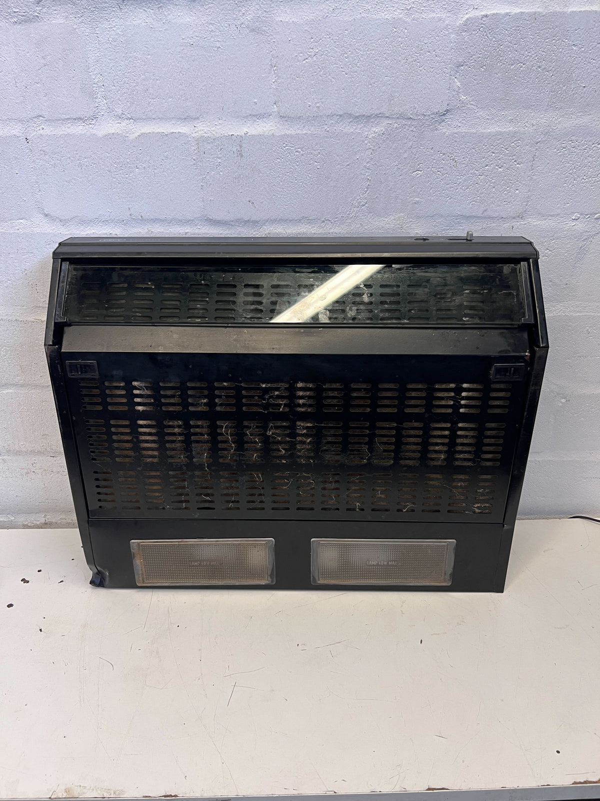 Defy Six Hundred Black Kitchen Extractor Hood - Lights Are Not Functional