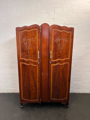 Vintage Wooden Wardrobe with Intricate Inlay Details – Elegant Storage Solution