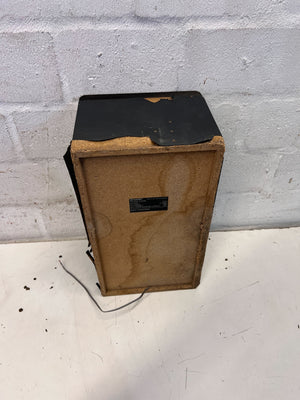 Black Bookshelf Speaker with Minor Damage - Perfect for Audio Lovers! - 2ndhandwarehouse.com