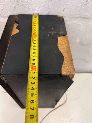 Black Bookshelf Speaker with Minor Damage - Perfect for Audio Lovers! - 2ndhandwarehouse.com