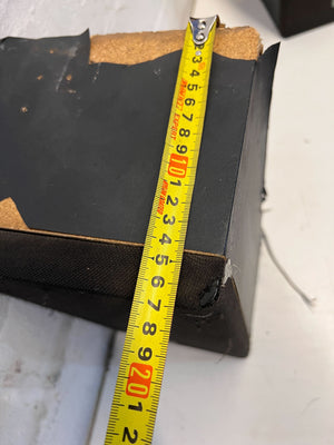 Black Bookshelf Speaker with Minor Damage - Perfect for Audio Lovers! - 2ndhandwarehouse.com