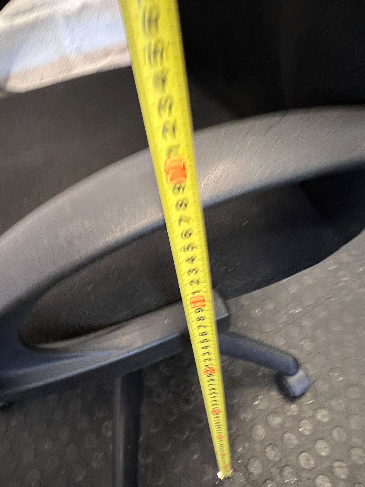 Comfortable Black High-Back Swivel Office Chair - 2ndhandwarehouse.com