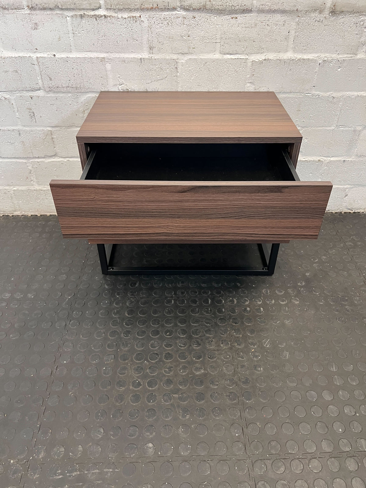 Mid Century Modern Walnut Nightstand with Storage Drawer 🛏️ - 2ndhandwarehouse.com