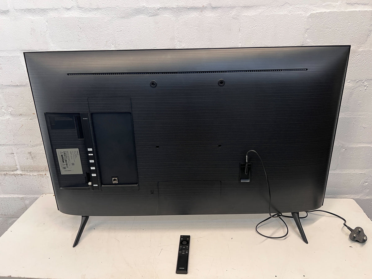 Sleek 55” Smart TV with Remote - Excellent Condition, Modern Design - 2ndhandwarehouse.com