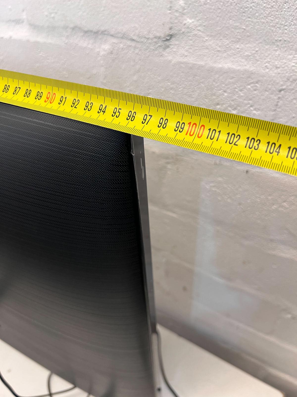 Sleek 55” Smart TV with Remote - Excellent Condition, Modern Design - 2ndhandwarehouse.com