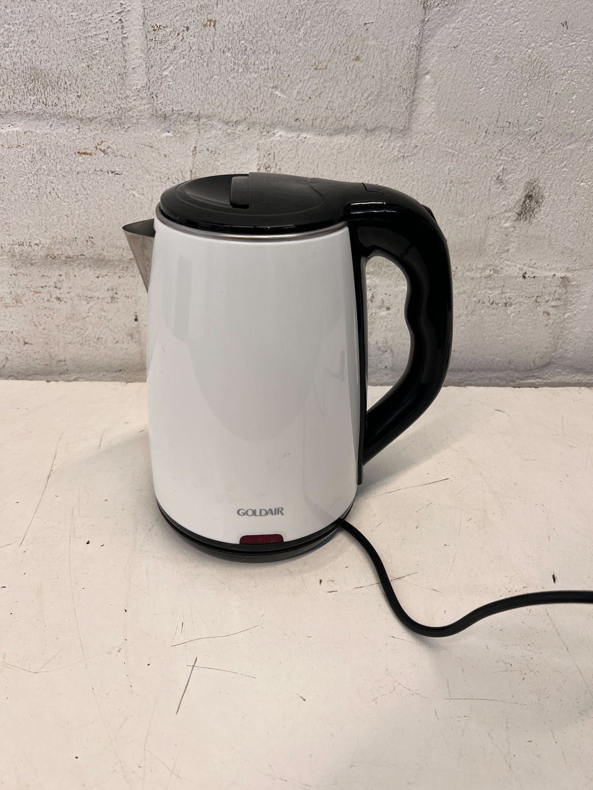 Goldair Electric Kettle - Stylish White, 1.7L Capacity, Good Condition - 2ndhandwarehouse.com