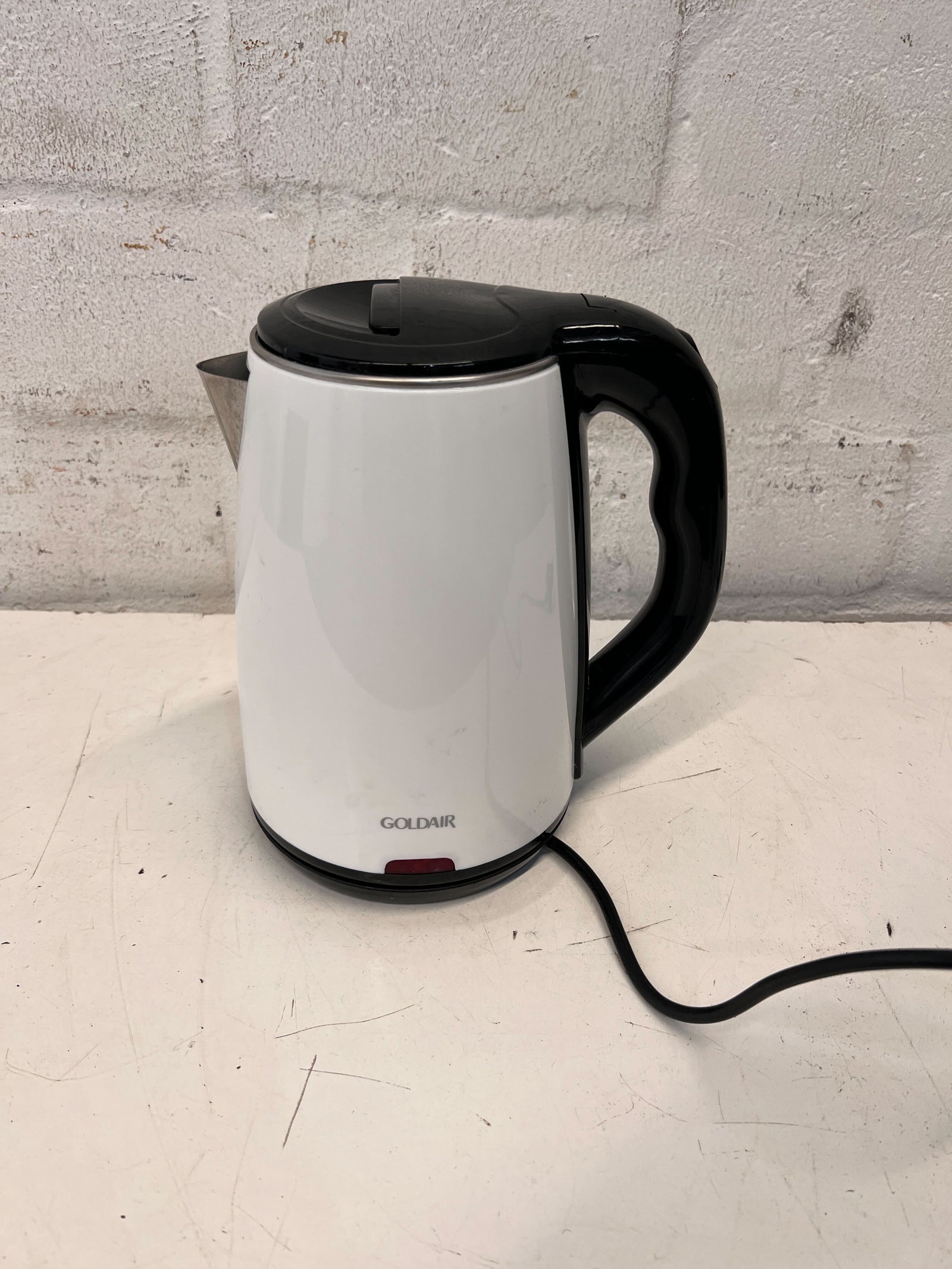 Goldair Electric Kettle - Stylish White, 1.7L Capacity, Good Condition - 2ndhandwarehouse.com