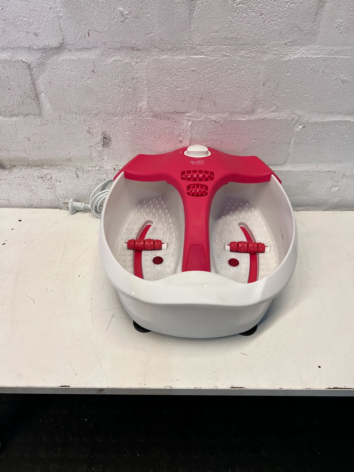 Relaxing Dual Foot Spa Soaker with Red and White Design, Good Condition
