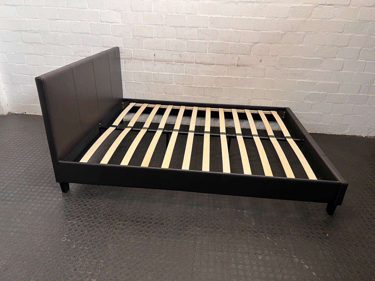 Queen bed frame  -Rec086WF8V6RJ- GOOD TO UPLOAD - Good