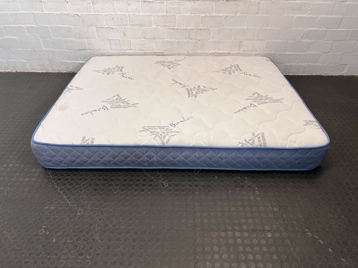 Comfortable Bamboo Queen Mattress with Minimal Wear - Great Condition - 2ndhandwarehouse.com
