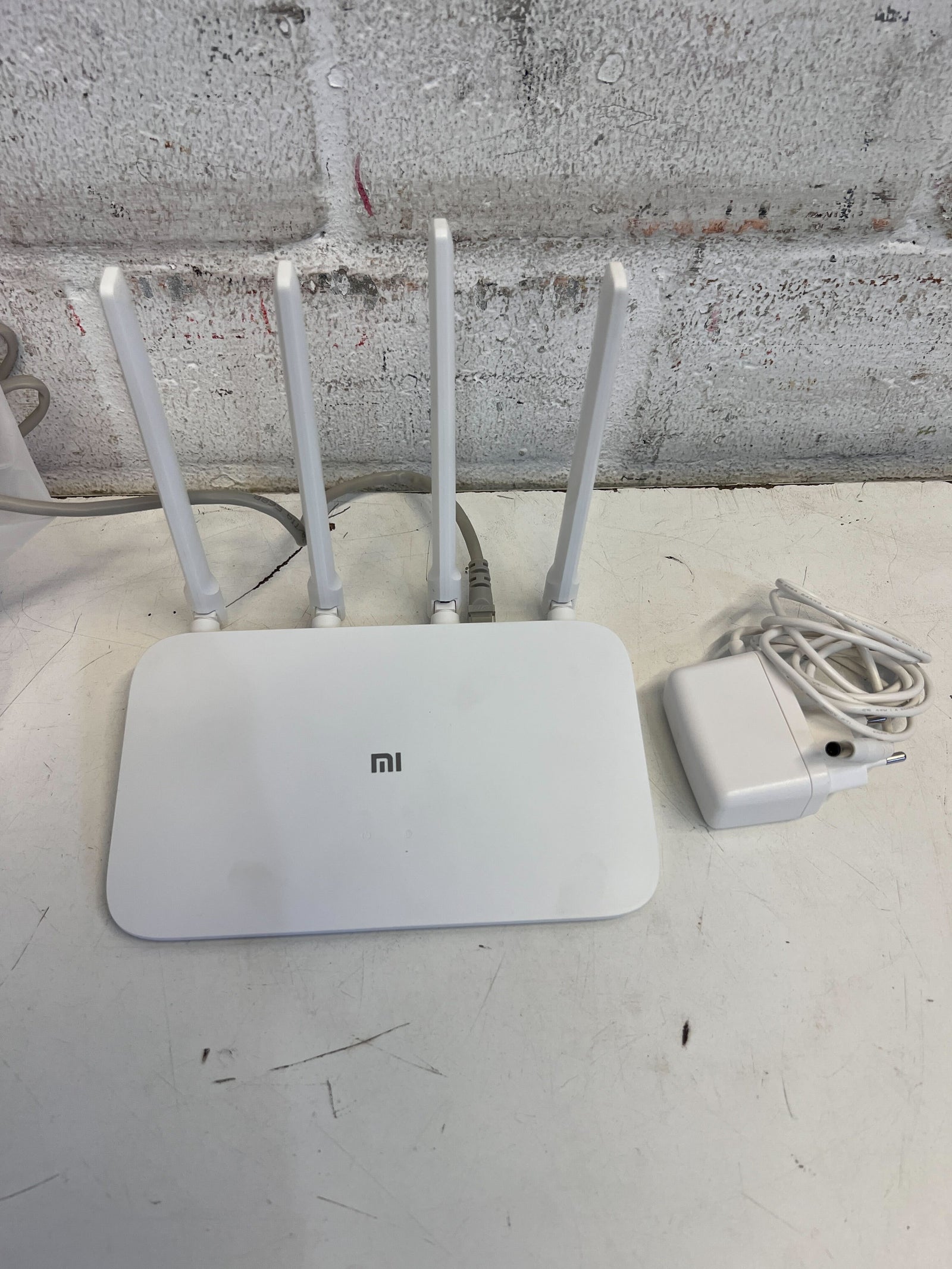 Xiaomi Wi-Fi Router - White, 4 Antennas, Minor Scratches - 2ndhandwarehouse.com