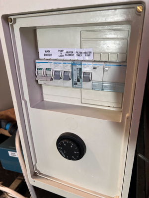 Superior Spa Jacuzzi – Fully Equipped Freestanding 4-Seater with Pump, Heater & Bubbler