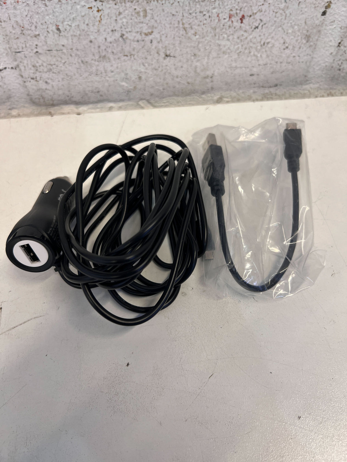 GoPro Action Camera with Charging Cable – Great Condition! - 2ndhandwarehouse.com