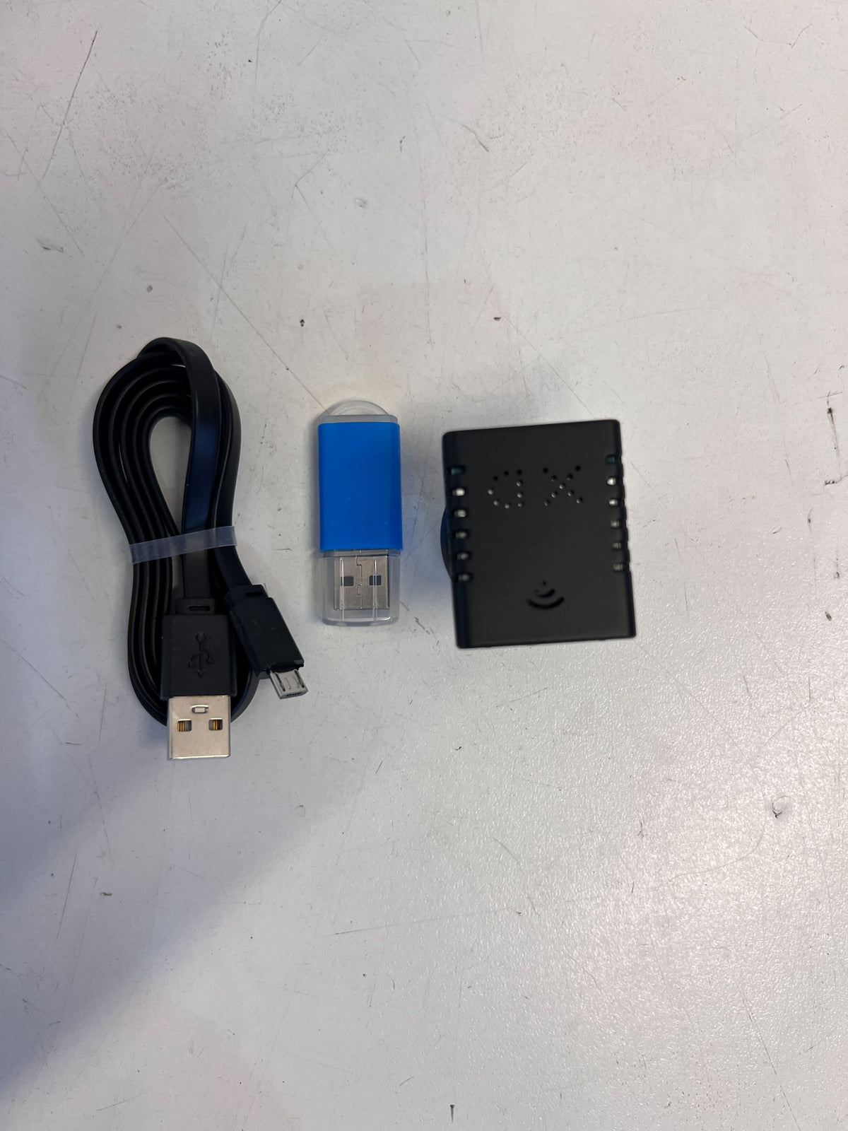 Compact HD Camera with Accessories - Excellent Condition - 2ndhandwarehouse.com