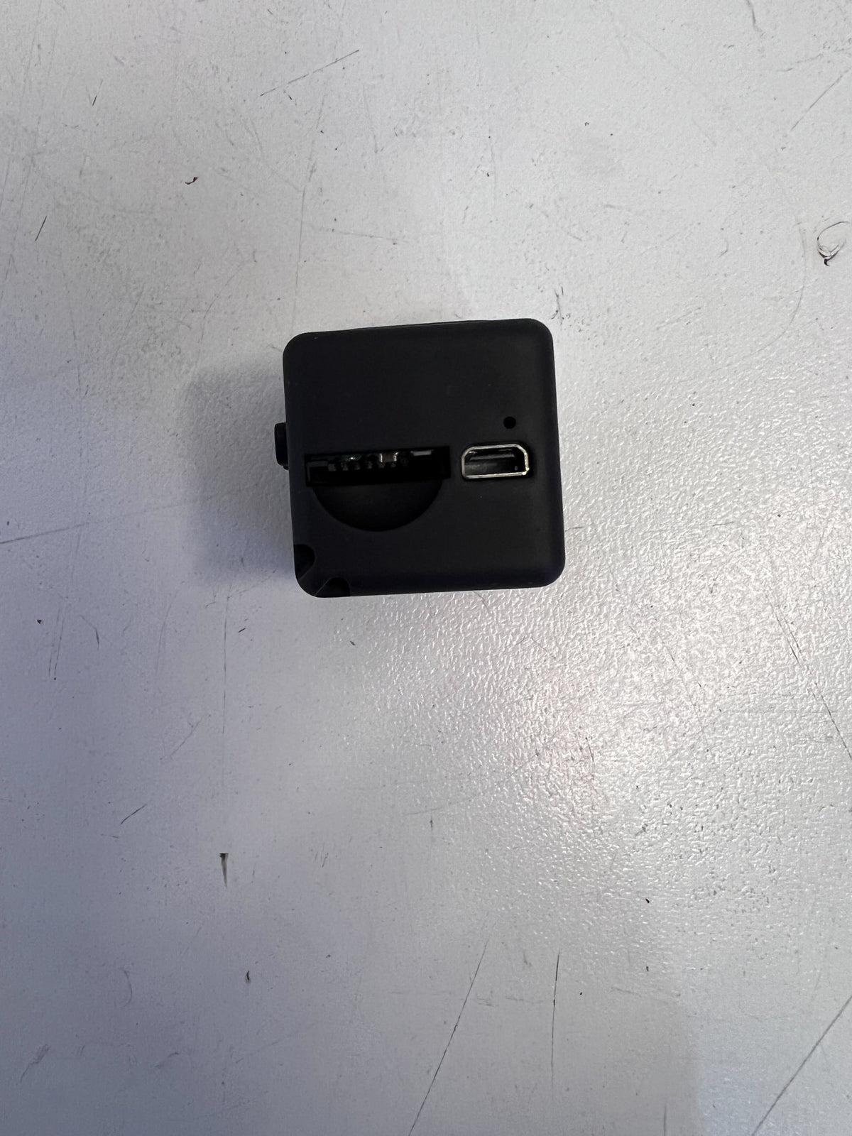 Versatile Black Camera Mount Kit with USB Cable - Slightly Used - 2ndhandwarehouse.com