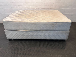 Queen-Sized Ortho Quilt Mattress - Comfortable & Supportive, Slightly Used