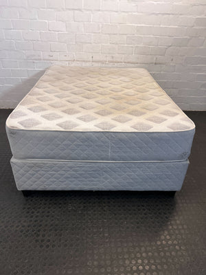 Queen-Sized Ortho Quilt Mattress - Comfortable & Supportive, Slightly Used