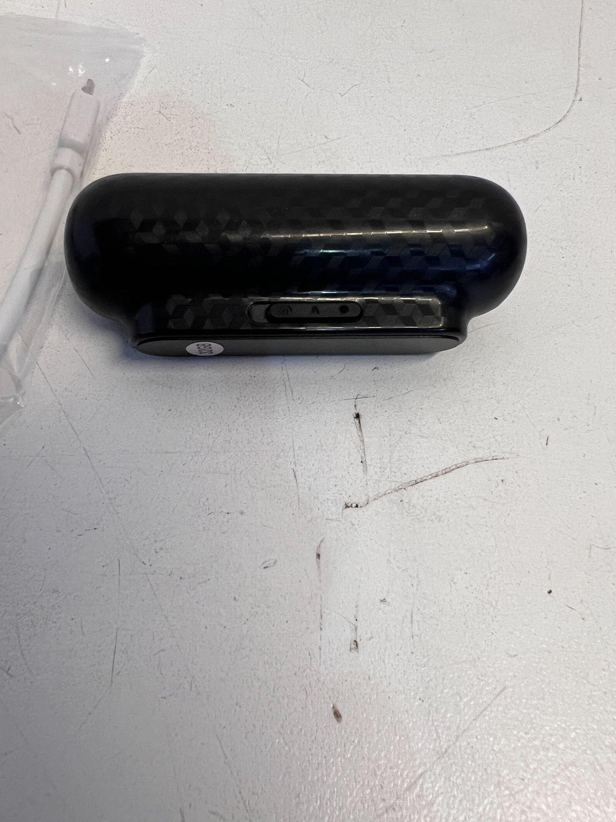 Wireless Bluetooth Speaker - Sleek Black Carbon Fiber Design - 2ndhandwarehouse.com