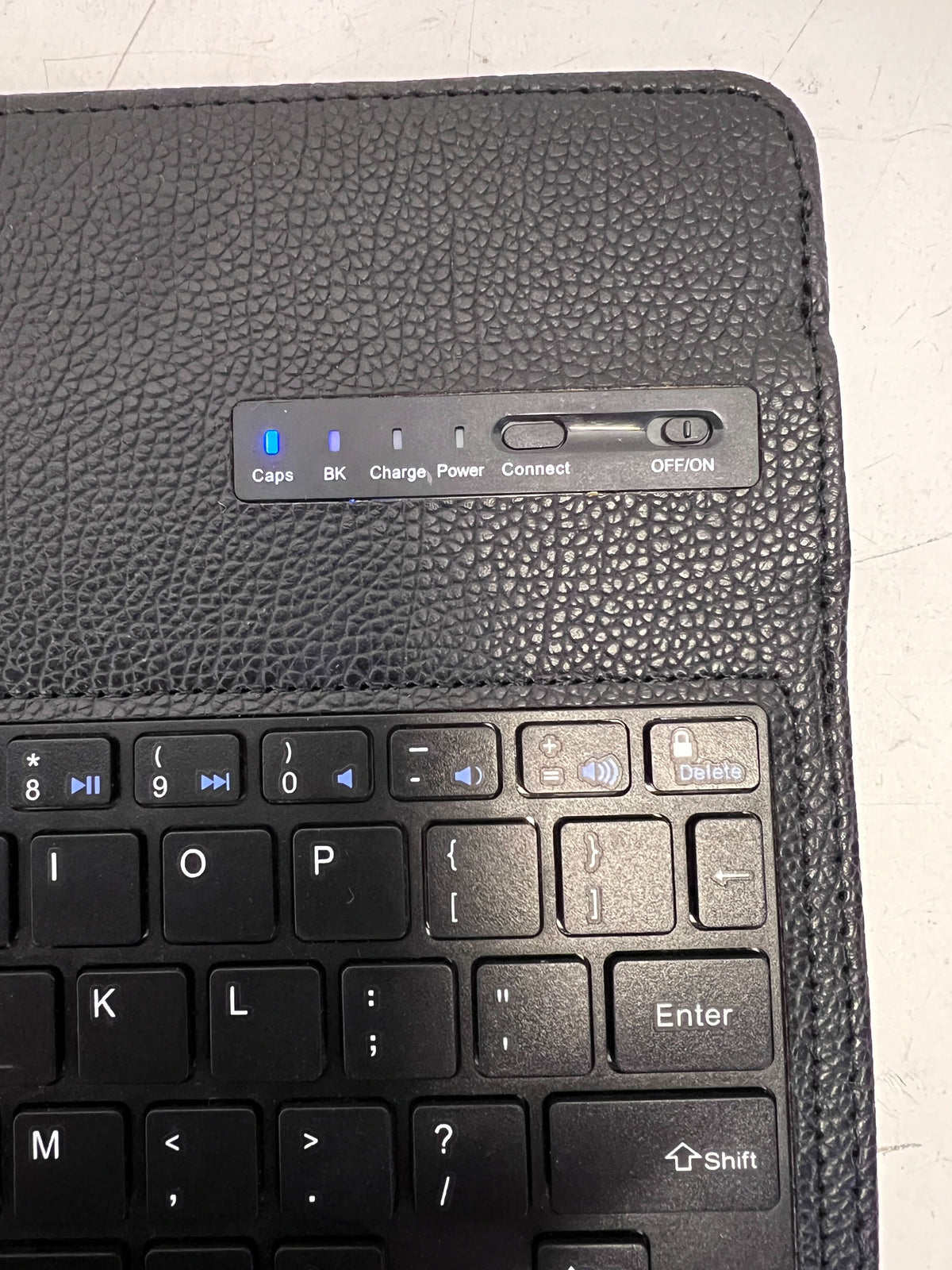 Portable Bluetooth Tablet Keyboard with Faux Leather Case