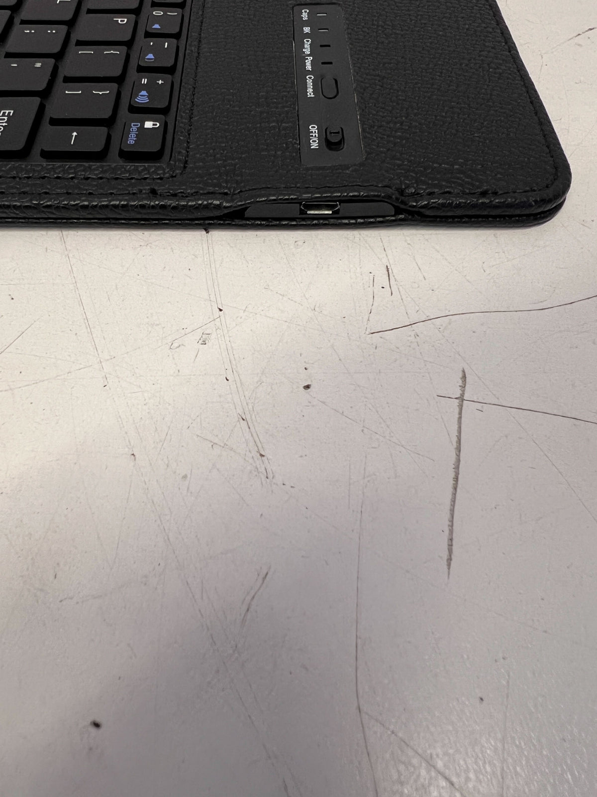 Portable Bluetooth Tablet Keyboard with Faux Leather Case