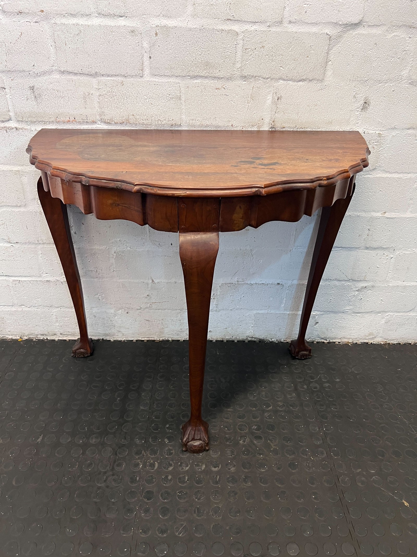 Elegant Vintage Mahogany Half-Moon Console Table with Carved Legs