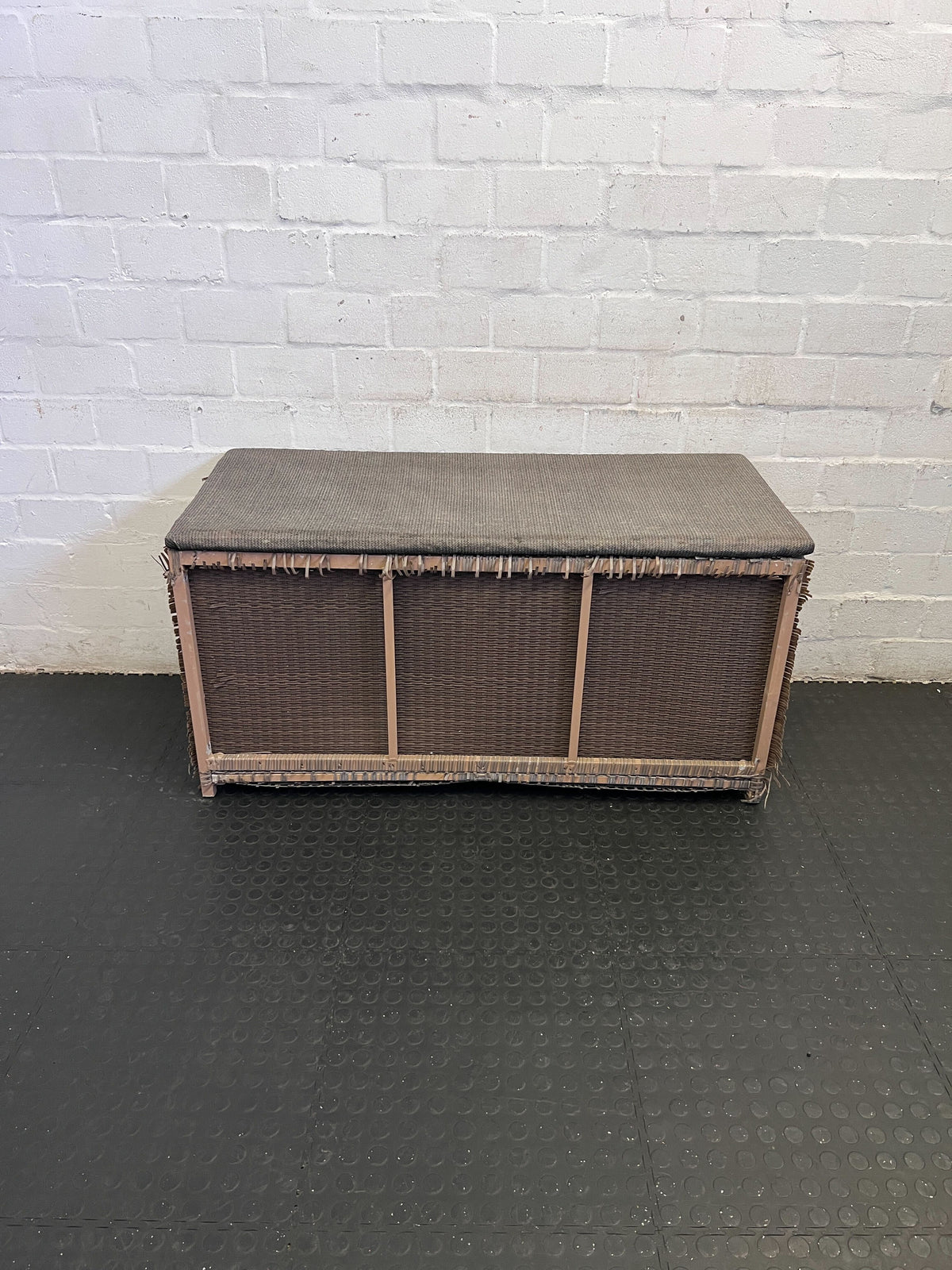 Charming Woven Storage Bench with Cushioned Top ✨