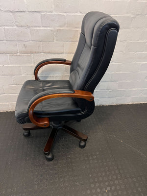 Comfortable Black Leather Office Chair with Wooden Arms – Slight Wear