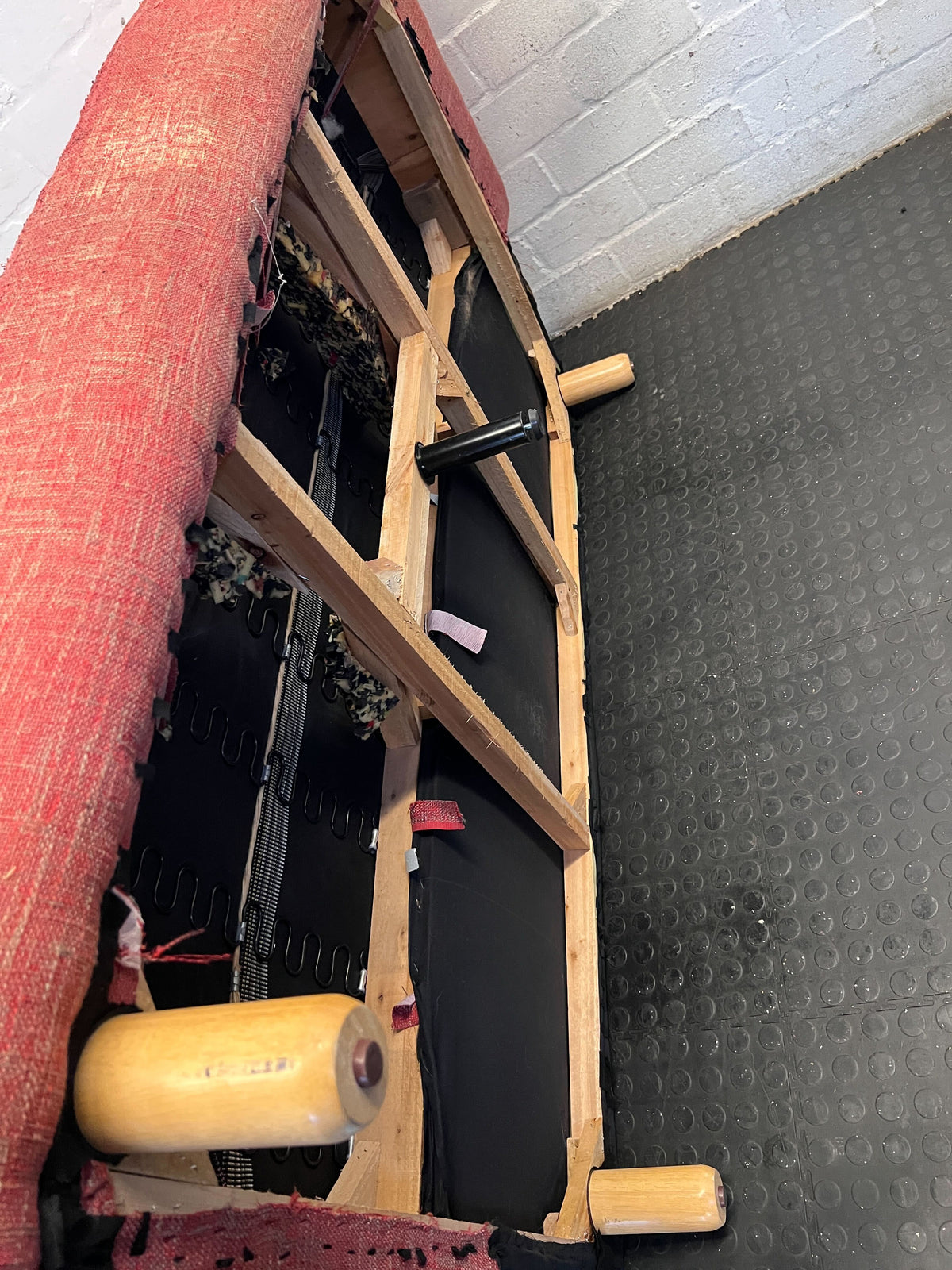 Compact Coral Tufted Sofa / sleeper couch slight tear on materiel at the bottom - 2ndhandwarehouse.com