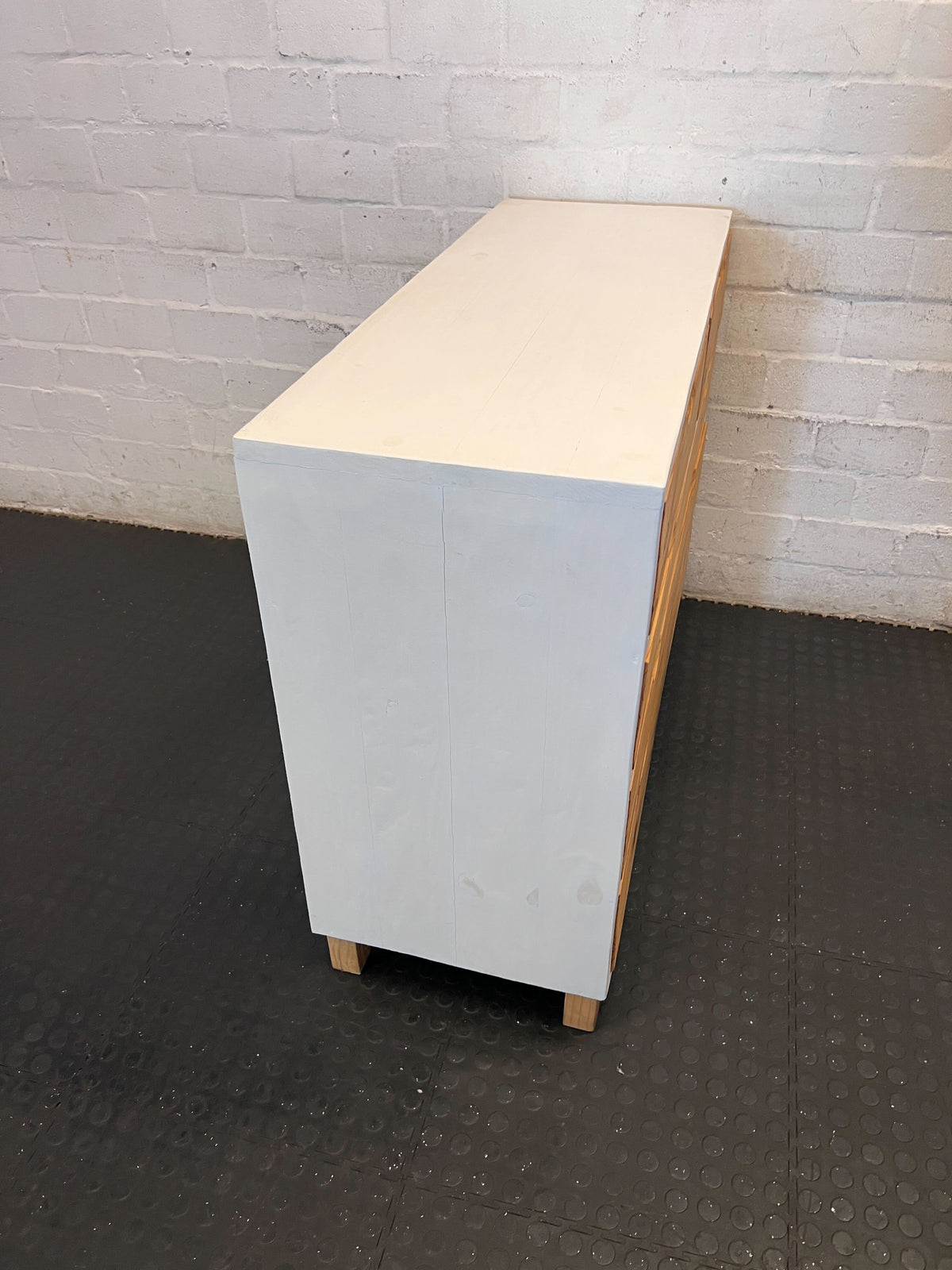 Chic White & Natural Wood Chest of Drawers - It just need to be cleaned - 2ndhandwarehouse.com