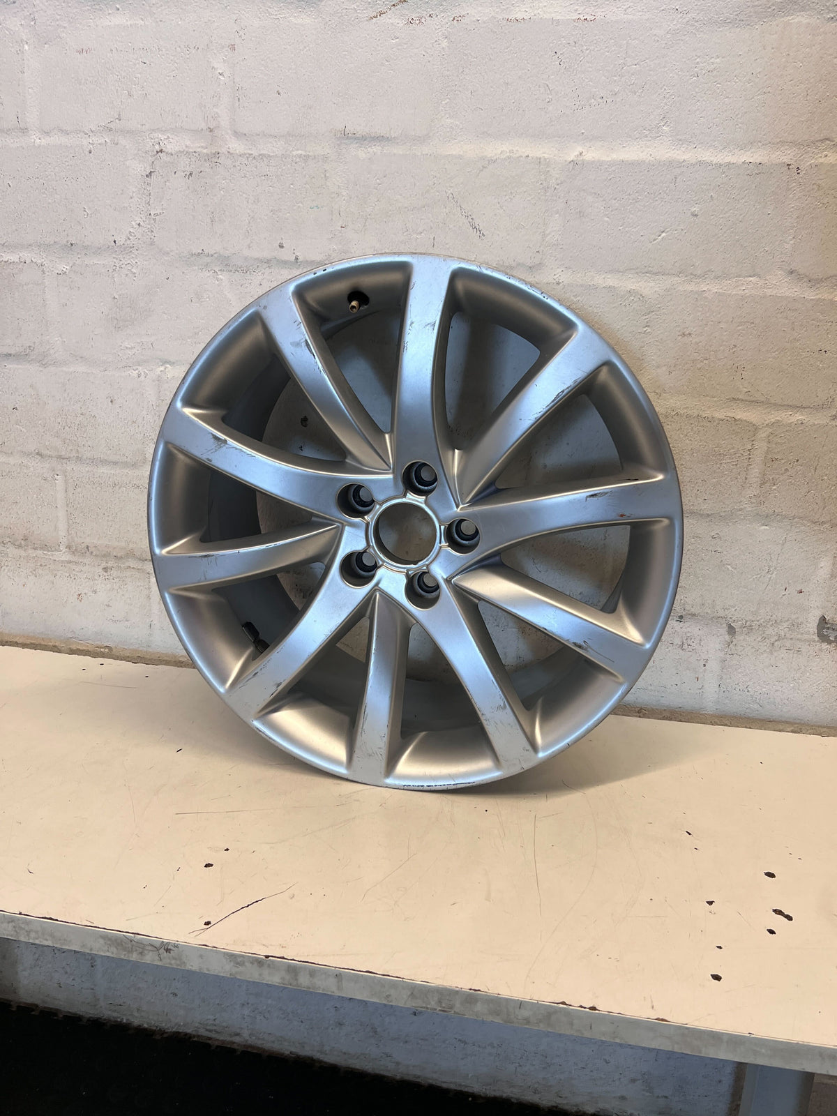 Audi A4 rim -Stylish 10-Spoke Alloy Car Rim - 2ndhandwarehouse.com