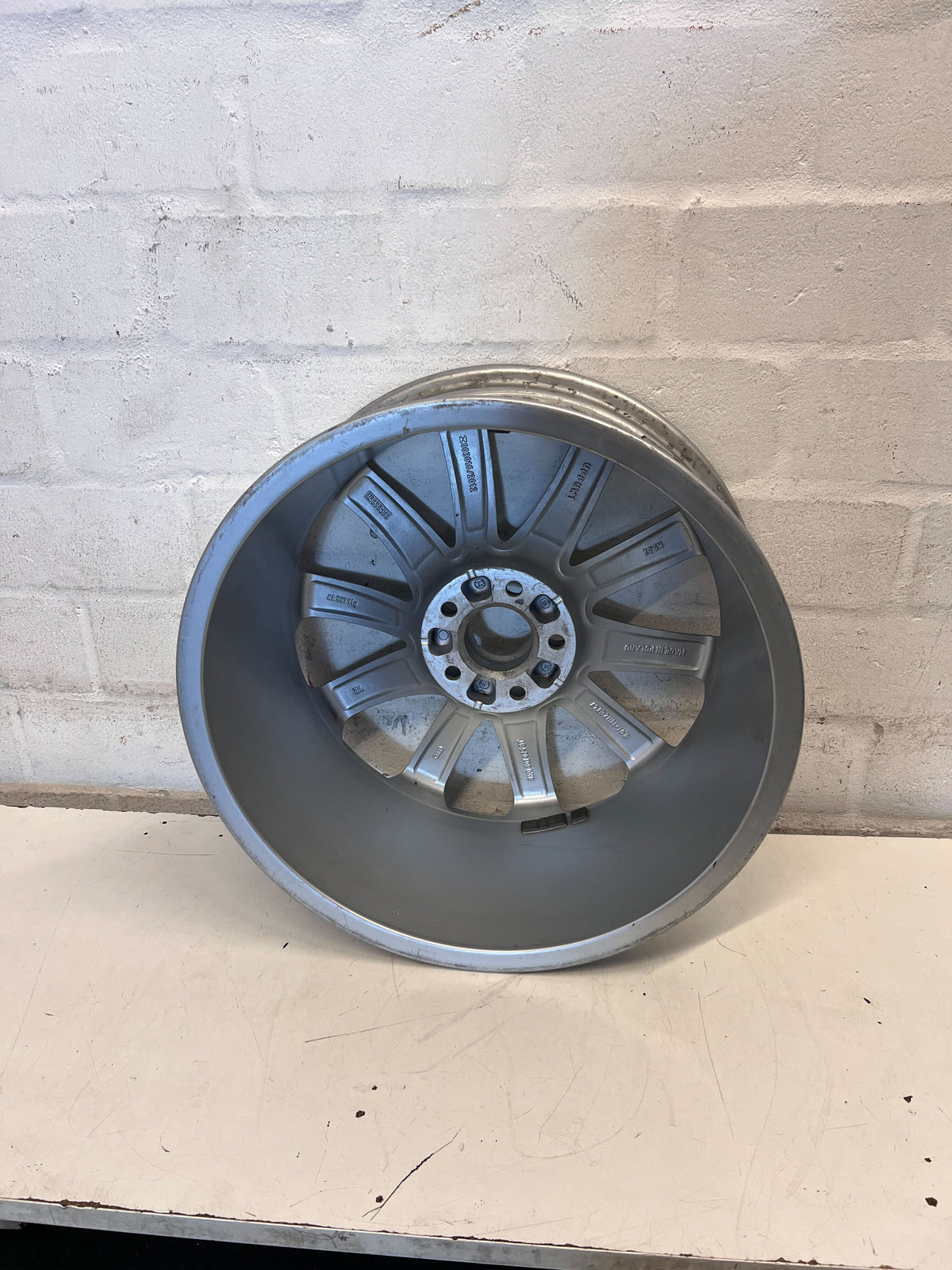 Audi A4 rim -Stylish 10-Spoke Alloy Car Rim - 2ndhandwarehouse.com