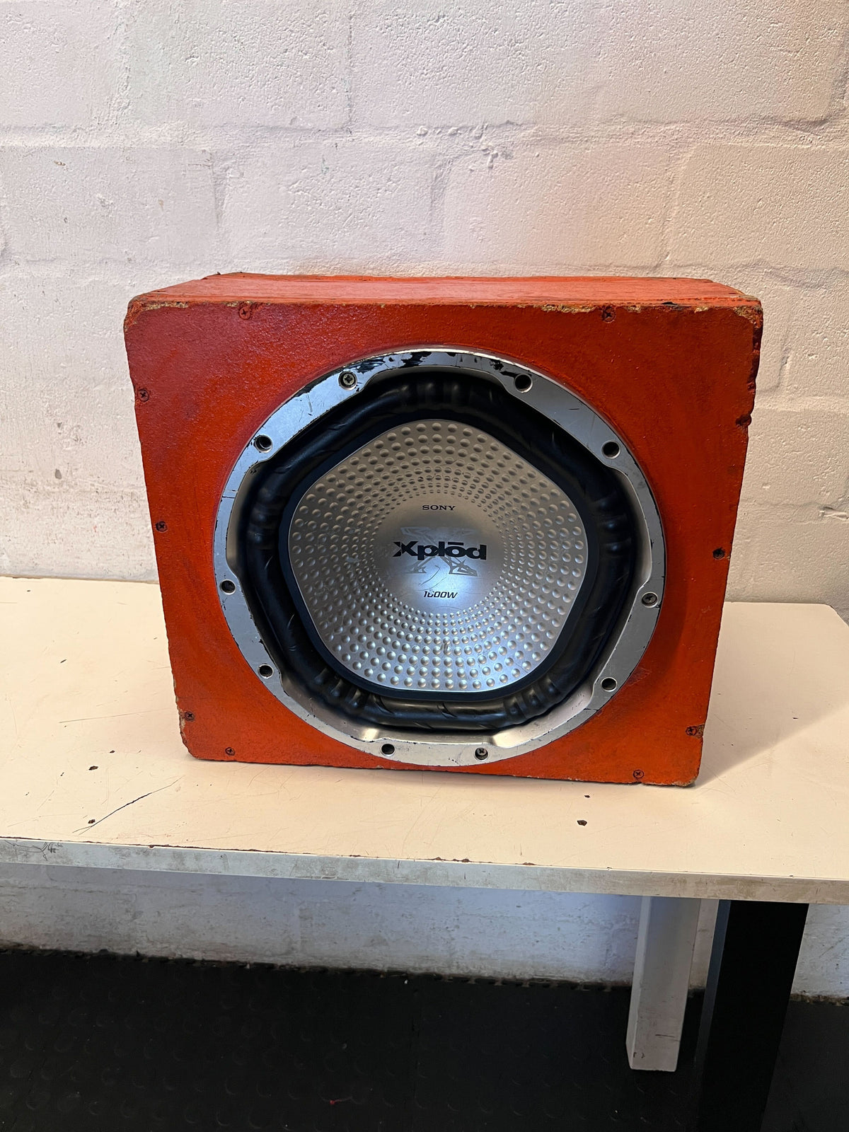 CLEAN, SOLD AS IS - Sony Xplod 1000W Subwoofer in Custom Orange Box - 2ndhandwarehouse.com