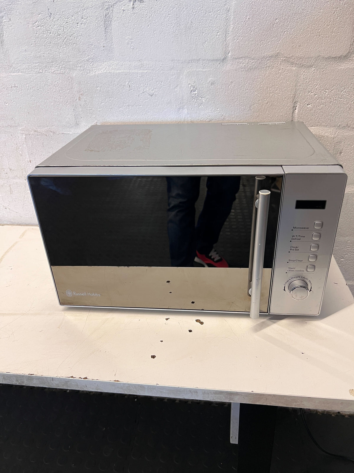 Russell Hobbs Microwave Oven - Sleek Silver Finish - has rust - 2ndhandwarehouse.com